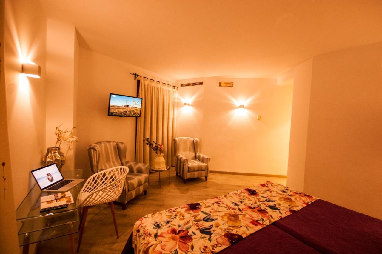 Hotel Hc Zoom Pozoblanco Buitenkant foto